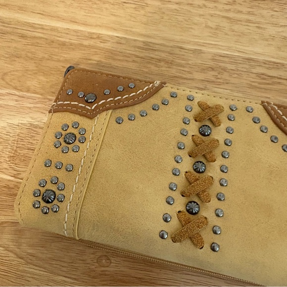 Montana‎ West Tan Wallet - Picture 2 of 6